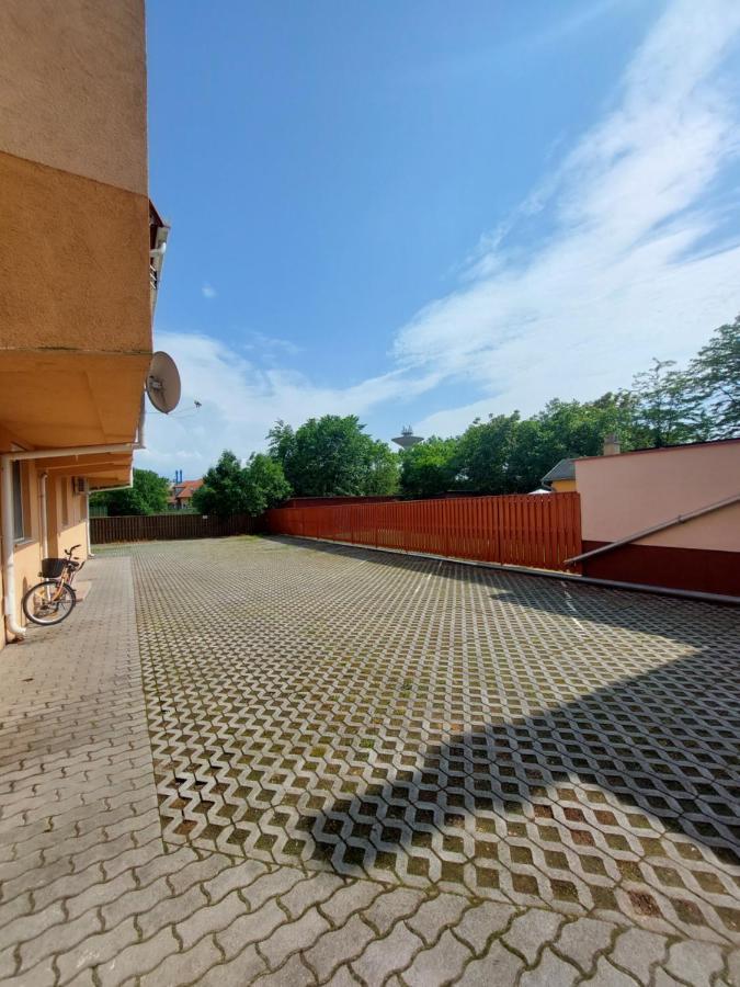 Sunshine Resort Apartment Hajdúszoboszló Eksteriør billede